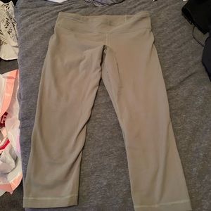 Under Armor cropped leggings